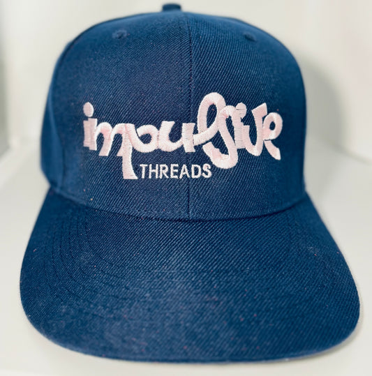 SNAPBACK IMPULSIVE THREADS CAP.
