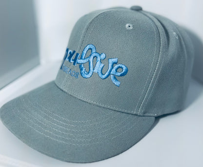 SNAPBACK IMPULSIVE THREADS CAP.